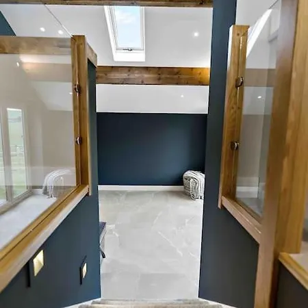بيت للعطل Luxury Barn With Hot Tub & Cinema Room, Nr Skipton *