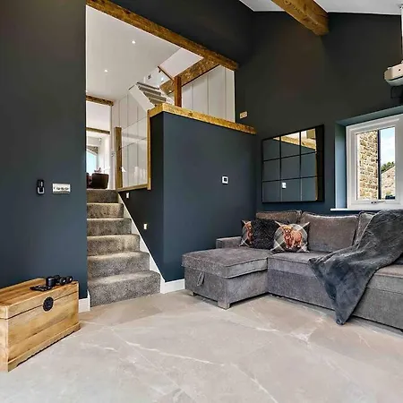 بيت للعطل Luxury Barn With Hot Tub & Cinema Room, Nr Skipton Lothersdale