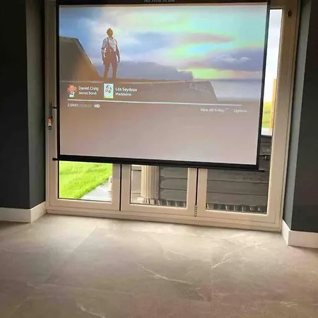 Luxury Barn With Hot Tub & Cinema Room, Nr Skipton * Lothersdale