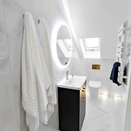 Luxury Barn With Hot Tub & Cinema Room, Nr Skipton بيت للعطل