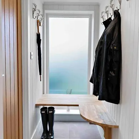 別荘 Luxury Barn With Hot Tub & Cinema Room, Nr Skipton *