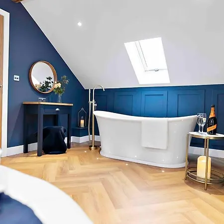 Luxury Barn With Hot Tub & Cinema Room, Nr Skipton 別荘 Lothersdale