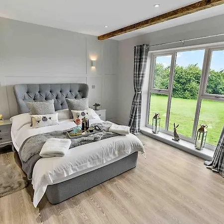別荘 Luxury Barn With Hot Tub & Cinema Room, Nr Skipton Lothersdale