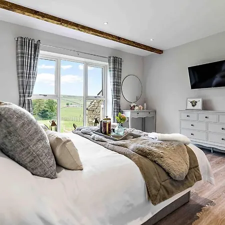 Luxury Barn With Hot Tub & Cinema Room, Nr Skipton 別荘 *